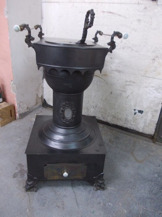 Zabytkowy piec - koza , gazowy