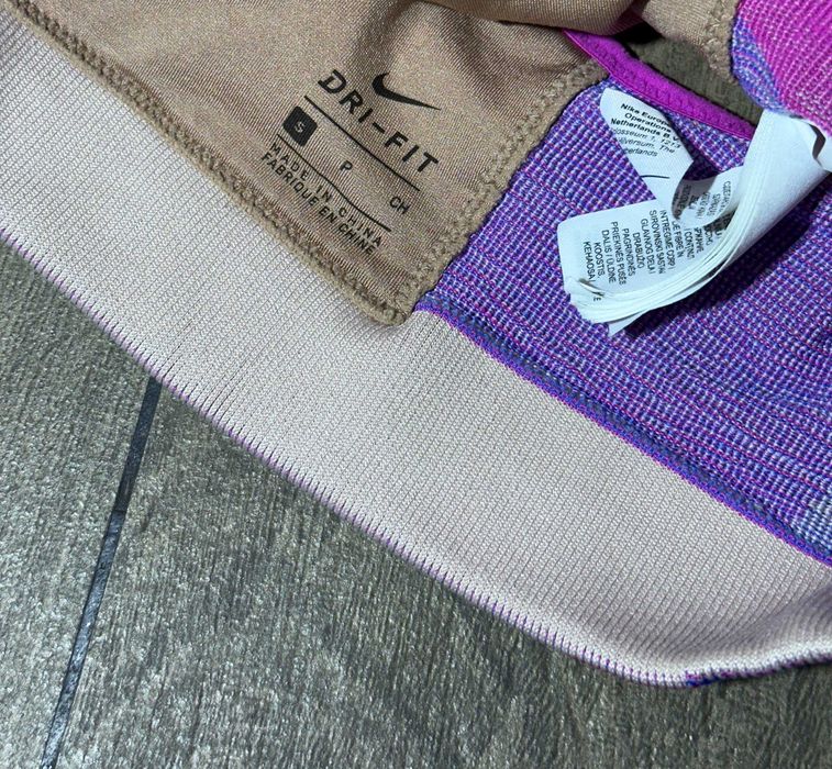 Жіночий спортивний топ Nike dri fit розмір  S