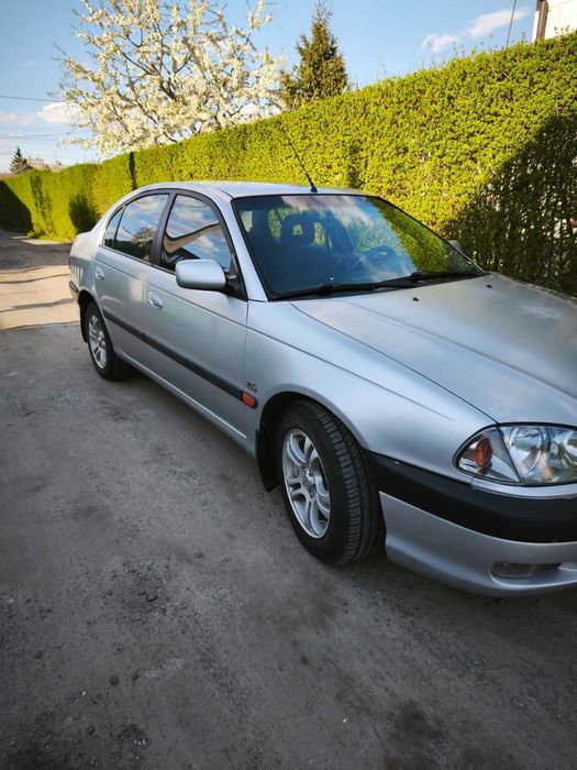 Toyota AVENSIS 2001р дизель.