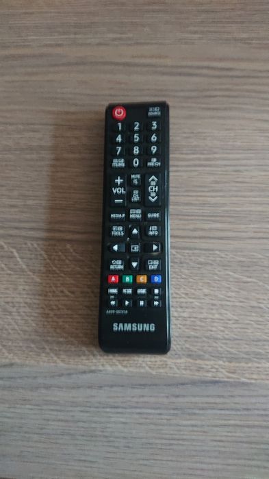 Pilot do telewizora samsung. Obsługuje większość modeli .