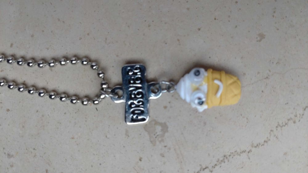 Zestaw trzech naszyjników