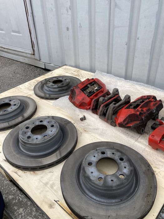 Супорта с колодками и тормозные диски Tesla Model 3: 320 $ - Гальмівна ...