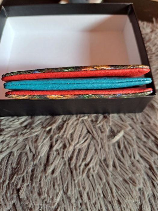 Porta-moedas em pele