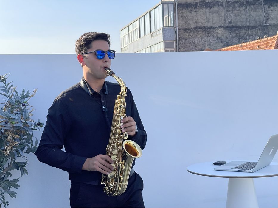 Saxofonista de casamentos eventos e festas