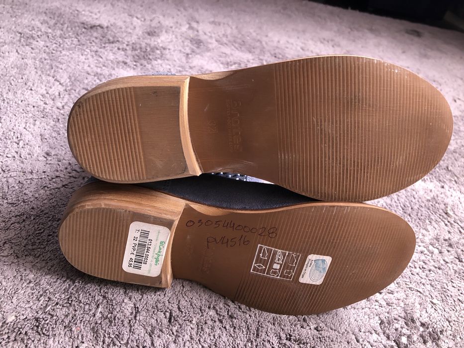 Botas menina tamanho 32 ( novas )