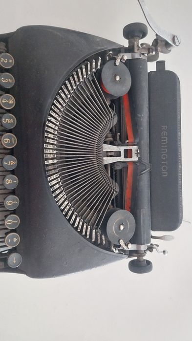 Máquina de escrever muito antiga