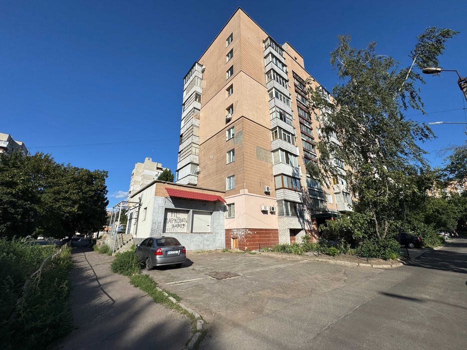 Приміщення по бул. Шевченка біля площі 700-річчя