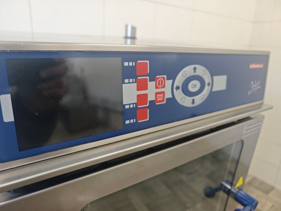 Пароконвектомат з автомийкою Eloma Joker T