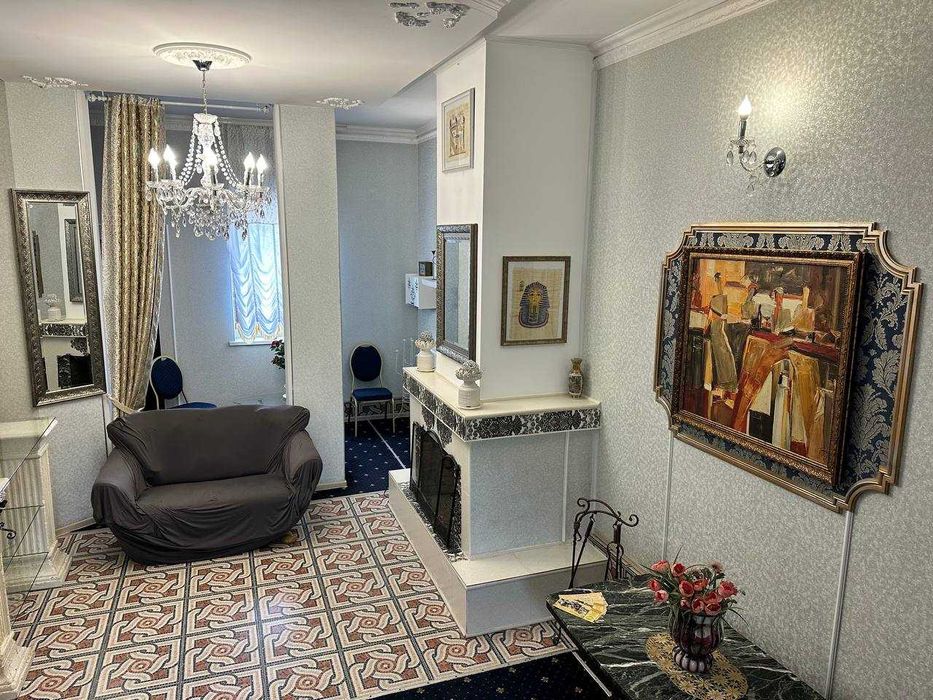 Продаж діючого готелю 900м². 16 номерів. Ресторан. Б'юті-послуги. Центр. ID:721