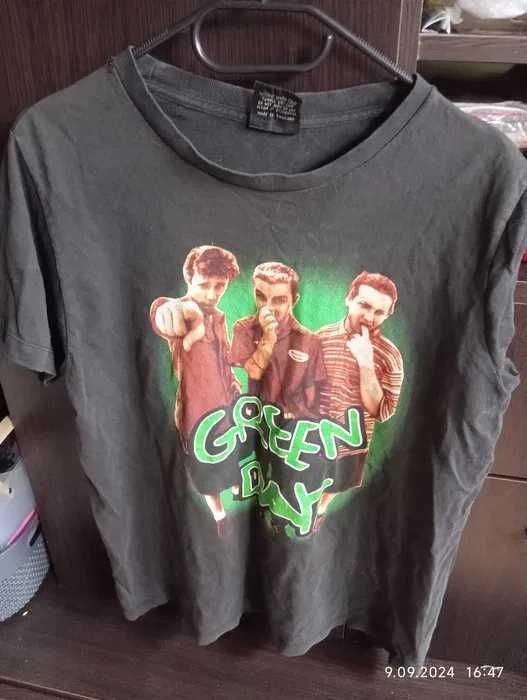 Dwa worki ubrań męskich