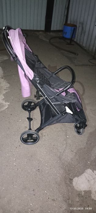Продам прогулочную коляску