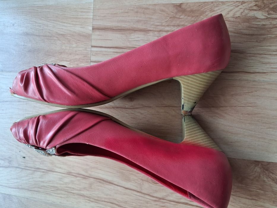 Buty pantofle na obcasie