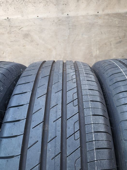 GoodYear EffectialGrip 215/55/18 95ah
