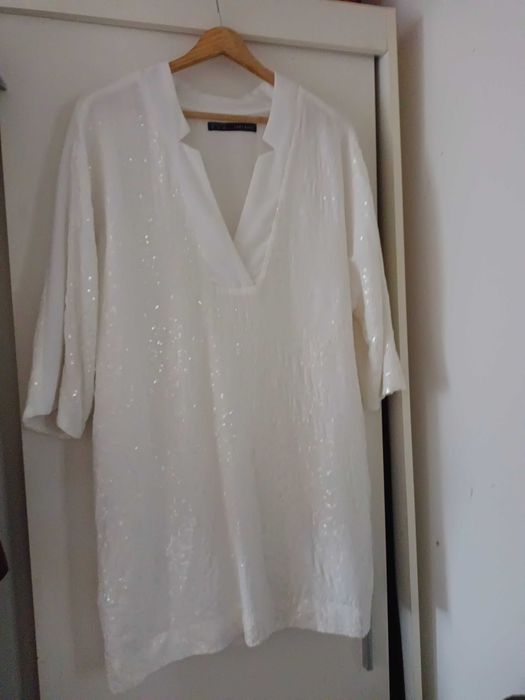 Biała sukienka z cekinami - L Zara Basic