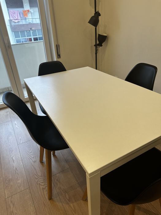 Mesa IKEA com 4 Cadeiras64740610805889121