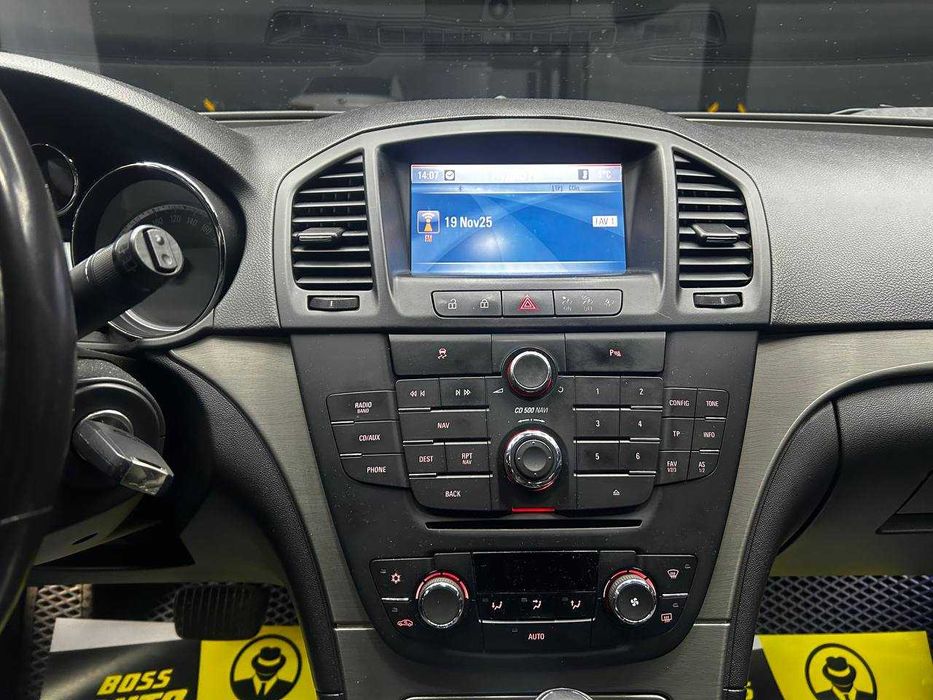 Opel Insignia Sports Tourer 2011