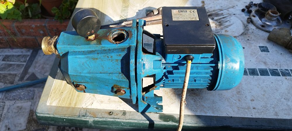 Motor/bomba para tirar água do poço