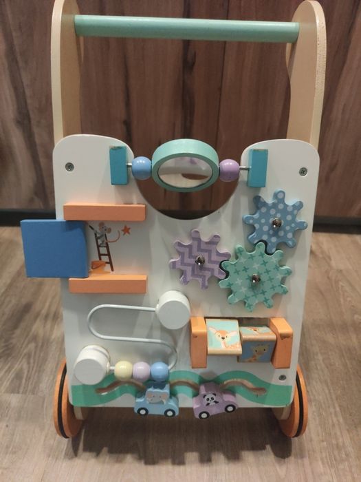 Andarilho em Madeira para Bebê