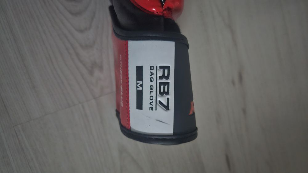 Rękawice bokserskie Rival RB7 rozmiar M  10oz