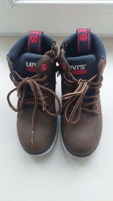 Черевики демісезонні, утеплені Levis р.30 устілка 19 см.

Стан відмінн