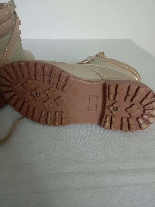 Botki sznurowane beżowe r 36