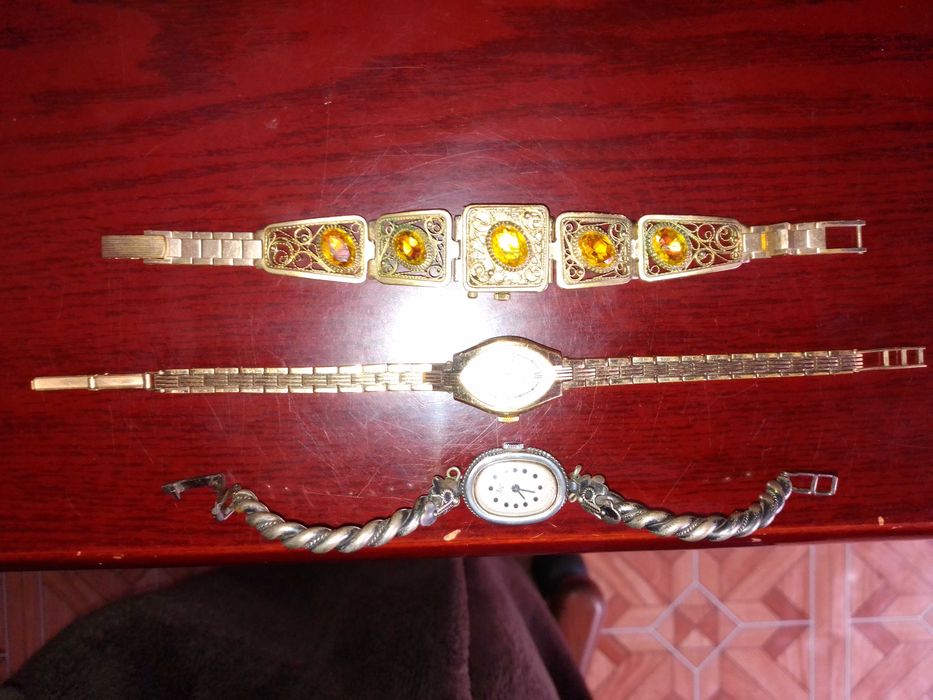 часы женские наручные производства ссср.