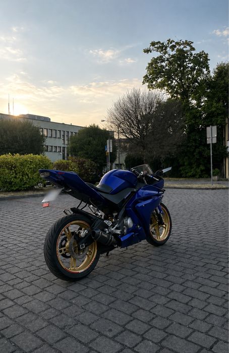 Motocykl sportowy YAMAHA YZF r125 2009