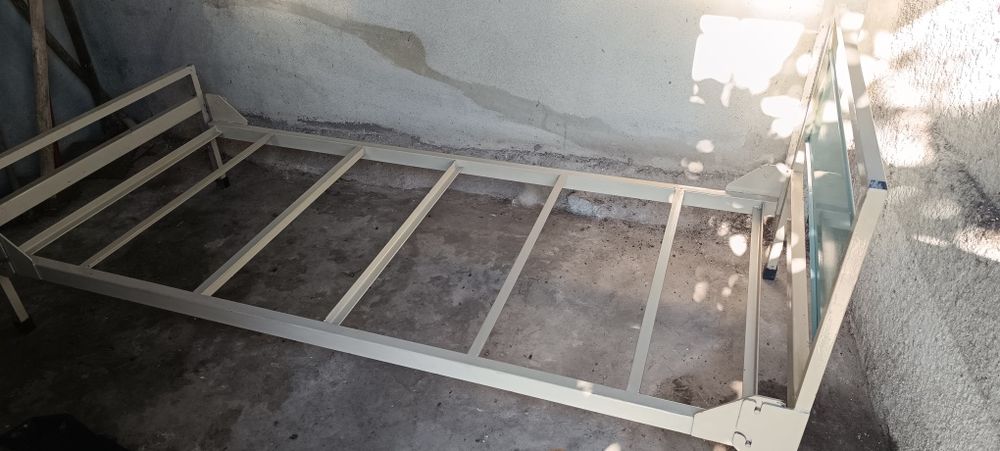 Cama individual ferro