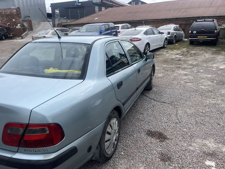 Mitsubishi Carisma