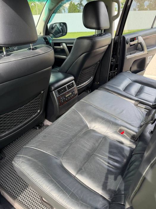 Toyota Land Cruiser 200