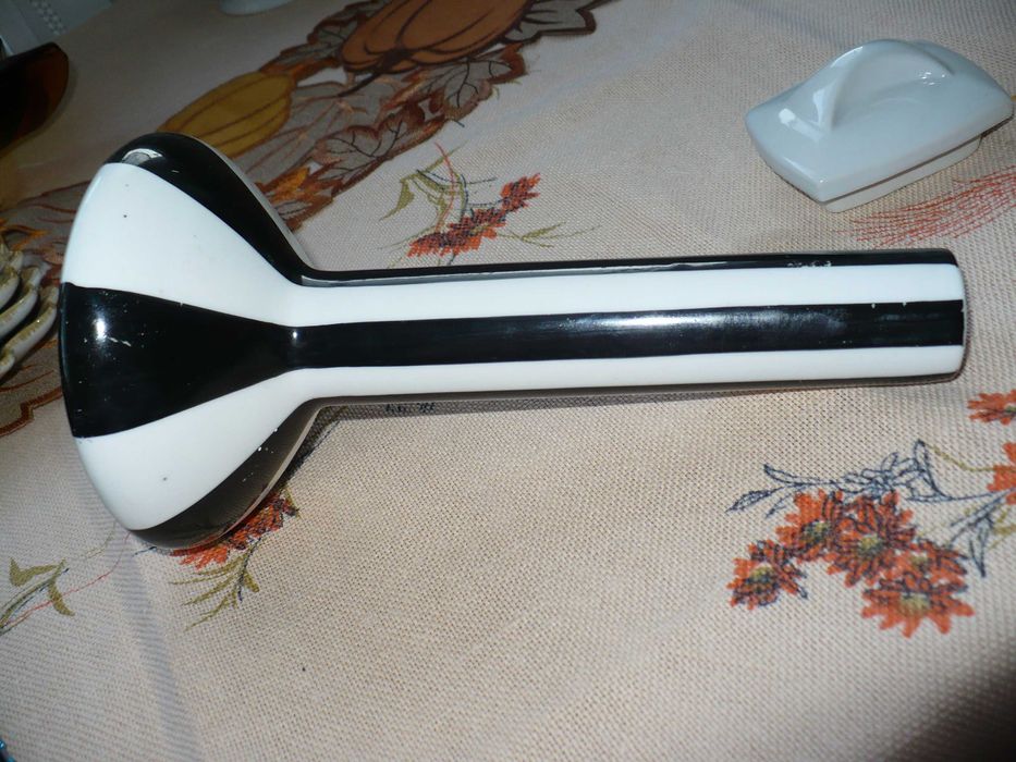 Wazon PRL Pasy czarno- białe