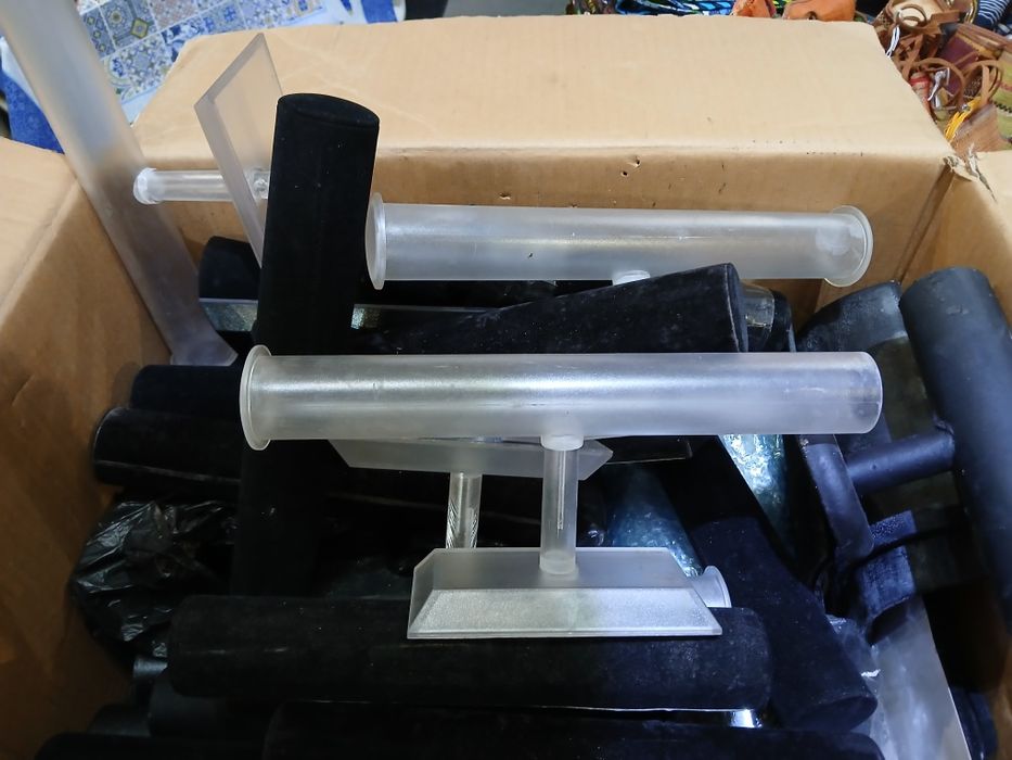 Expositores colares, pulseiras, aneis...