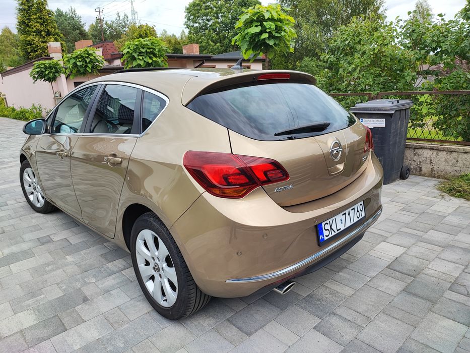 Opel Astra J hatchback 2014r bogata opcja