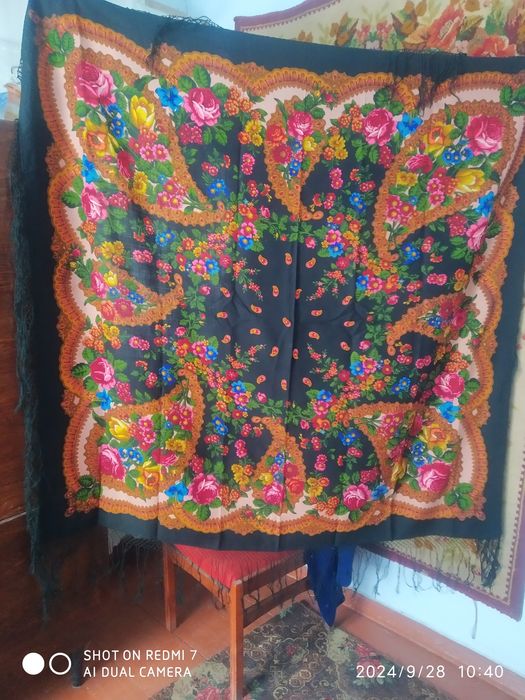 Продам пухову хустку