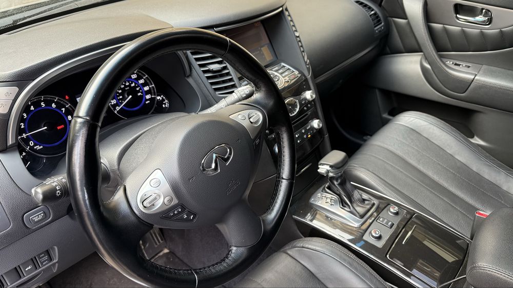 Infiniti QX70 2016 3.7