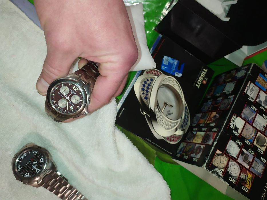 Продаю титановые часы ТИССОТ, титановый браслет, сапфировое стекло,