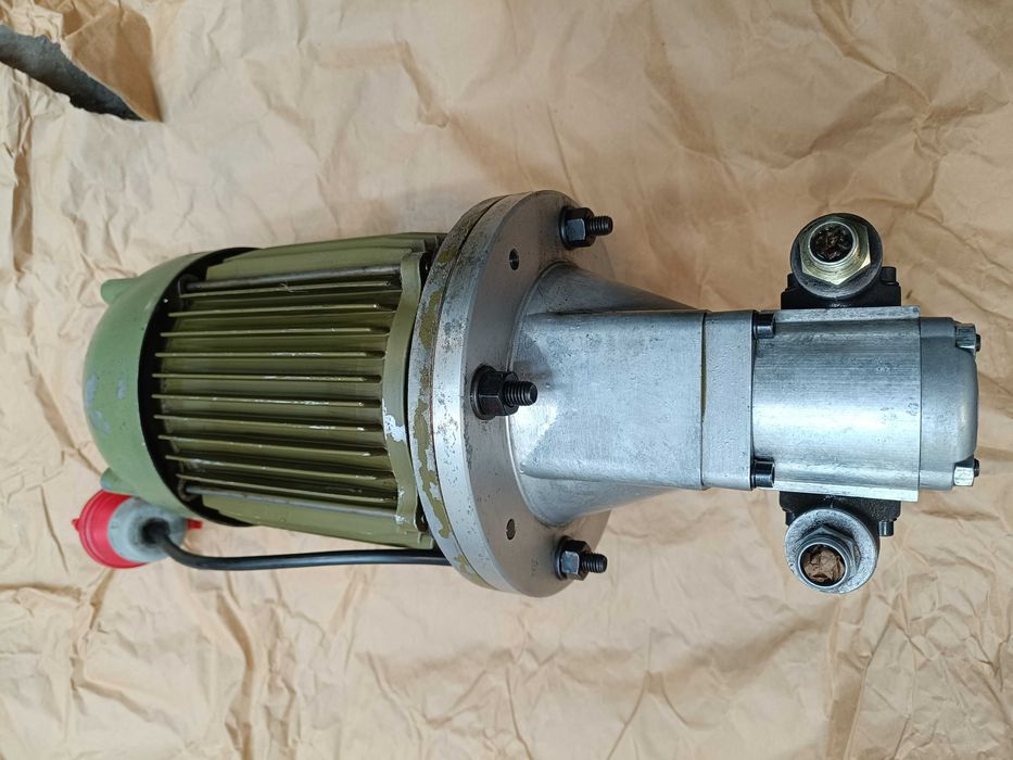 Pompa hydrauliczna z silnikiem sprzegło 1,8 kw prasa MARKOWA