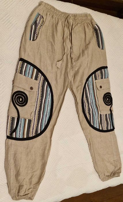 Calças bege e cinzentas com padrão de Algodão (Novos)
Origem: Nepal