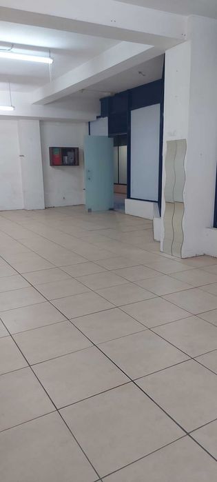 Loja 60m2 junto à Estação Ferroviária de Espinho