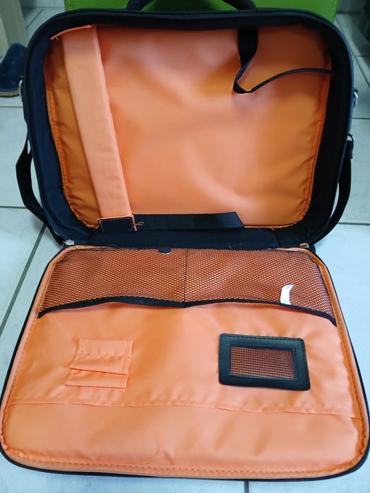 Mala de computador como nova