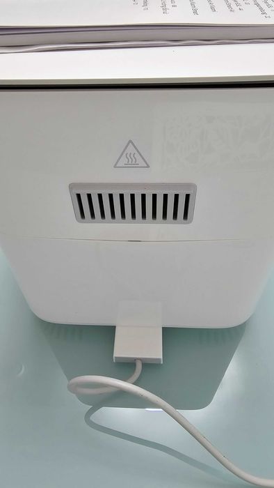 Vendo Air Fryer Xiaomi com wi-fi e App para telemóvel como nova e ofereço tostadeira Ariet com alguns sinais de uso mas a funcionar em pleno.