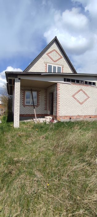 Гарний будинок з комунікаціями в селі Количівка 8км від міста
