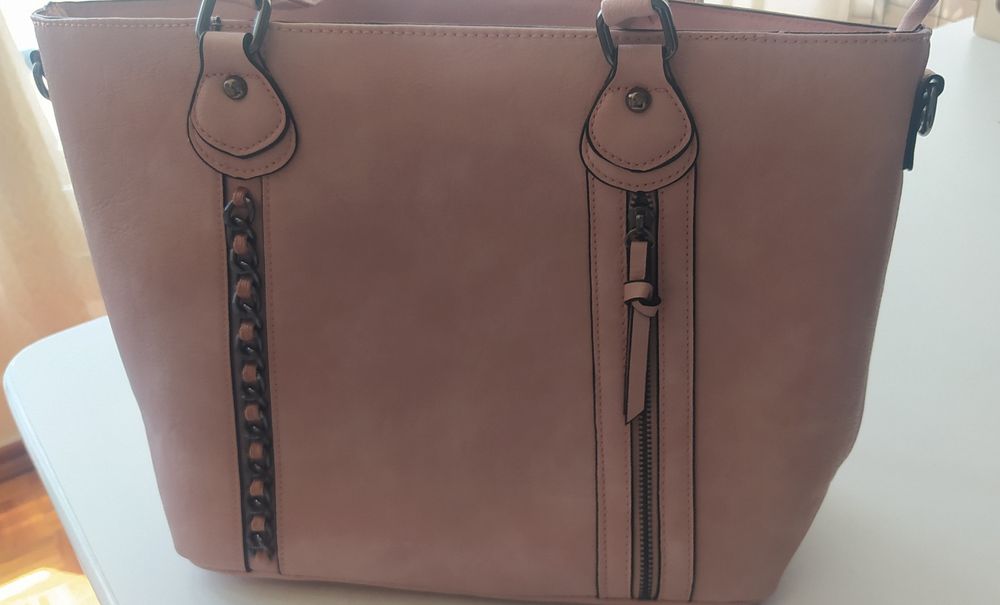 Mala de mulher de cor rosa