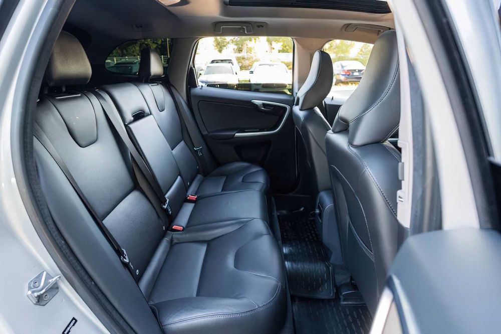 Volvo XC60 T5 Premier      2016