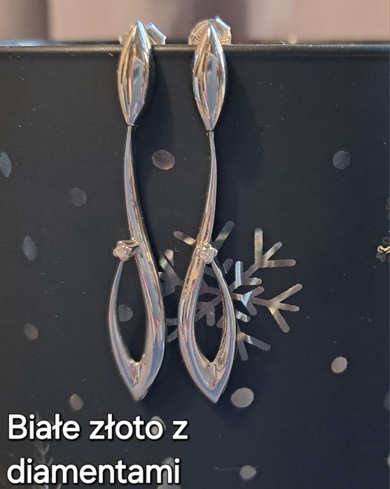 Wiszące kolczyki z białego złota z diamencikami