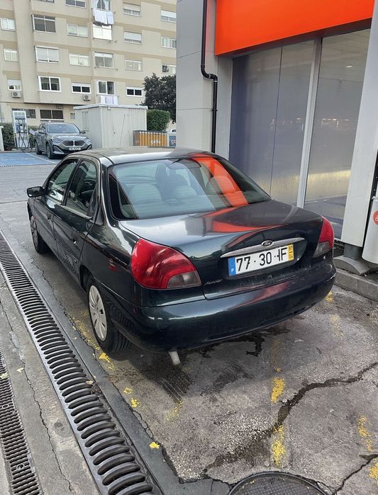 Ford Mondeo 1.6i 16V Ghia