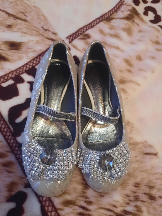 Дитячі туфлі на дівчинку!