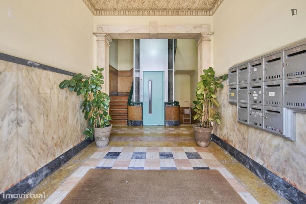Quarto - localizado em Alameda Lisbon