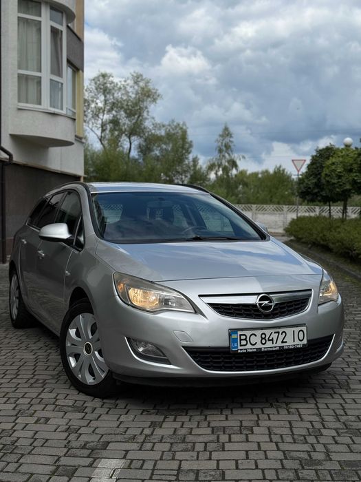 Продам авто Opel Astra J