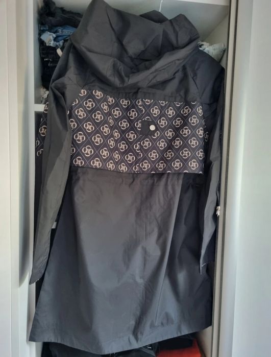 Czarna kurtka parka wiosenna z kapturem XL w stylu guess